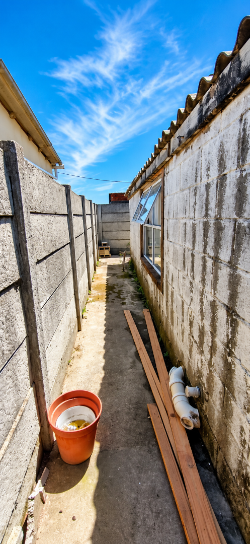2 Bedroom Property for Sale in New Macassar Western Cape